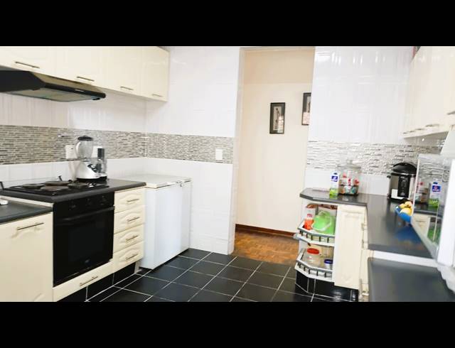 3 BEDROOM HOUSE FOR SALE IN BLUFF